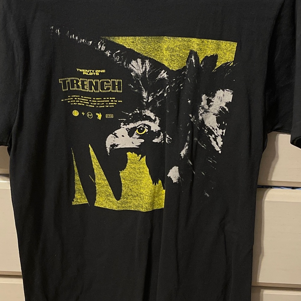 Twenty one pilots tee
